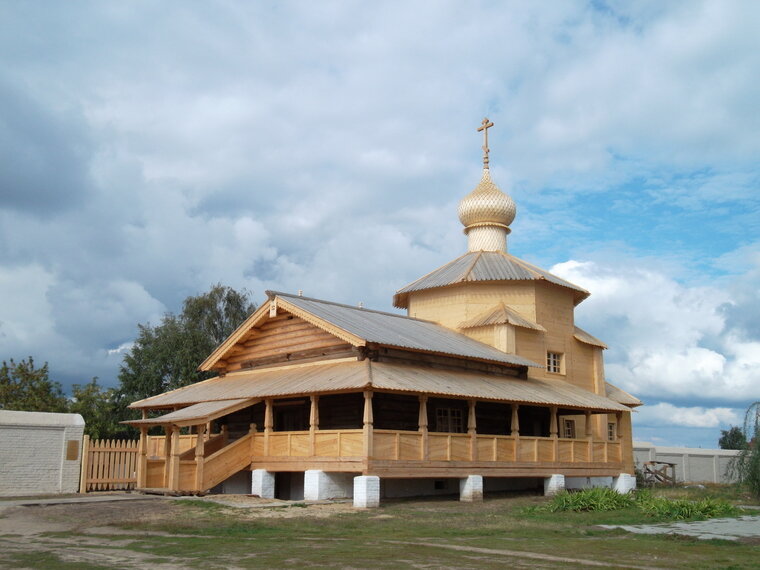 церковь троицы живоначальной свияжск фото