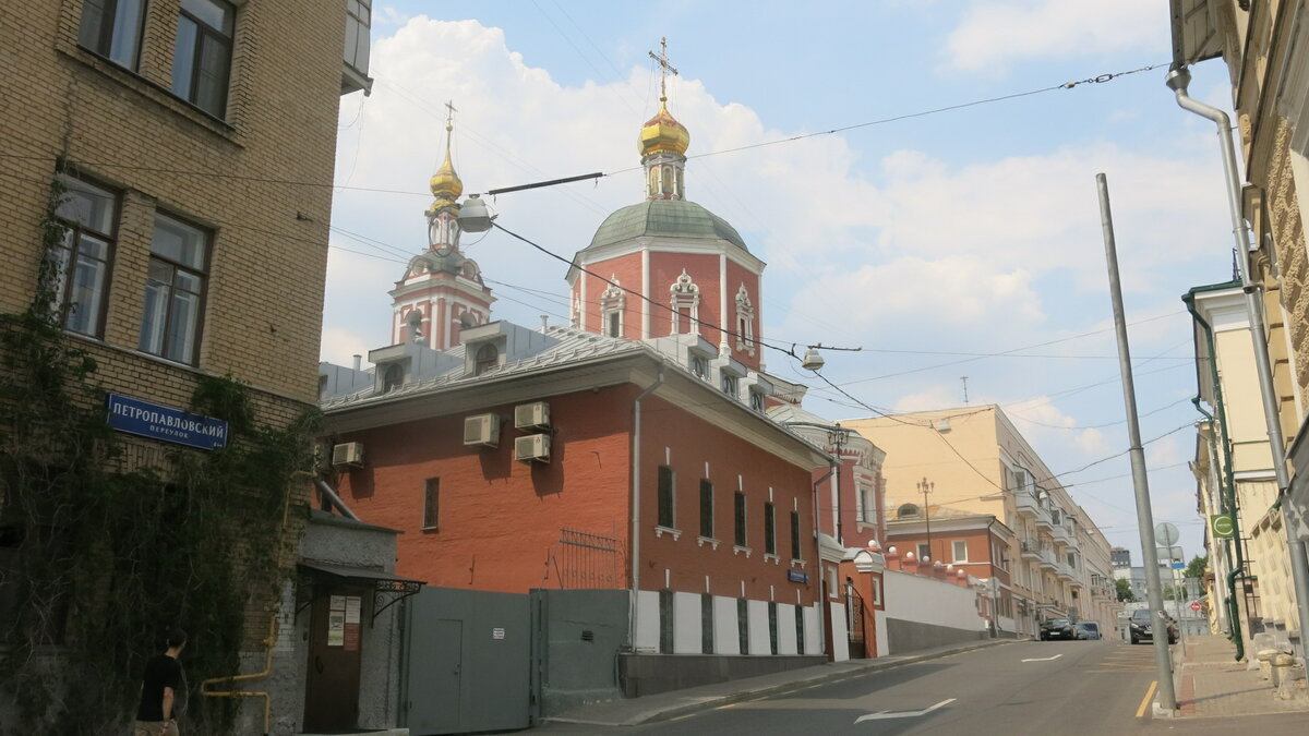 храм апостолов петра и павла у яузских ворот фото