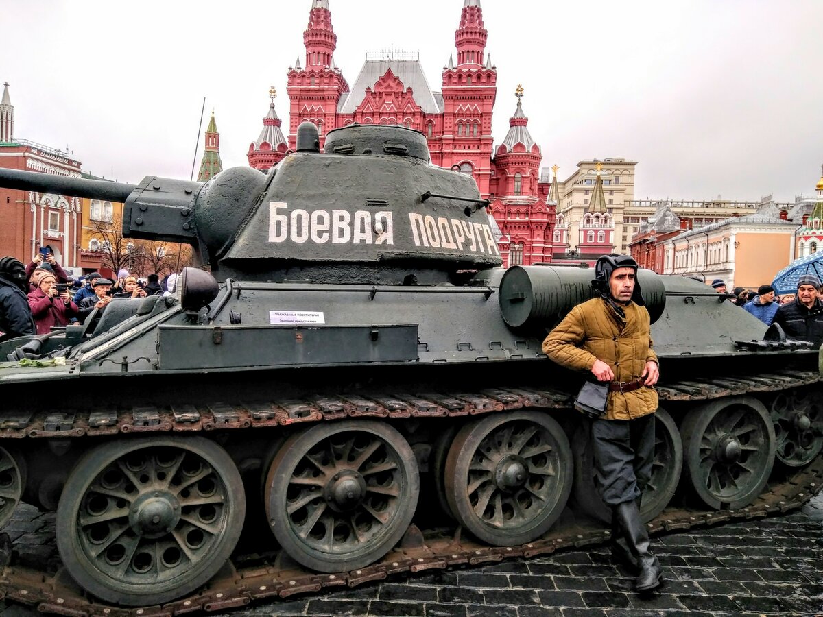 боевая подруга танк т-34 фото