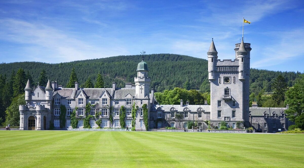 замок балморал (balmoral castle) фото
