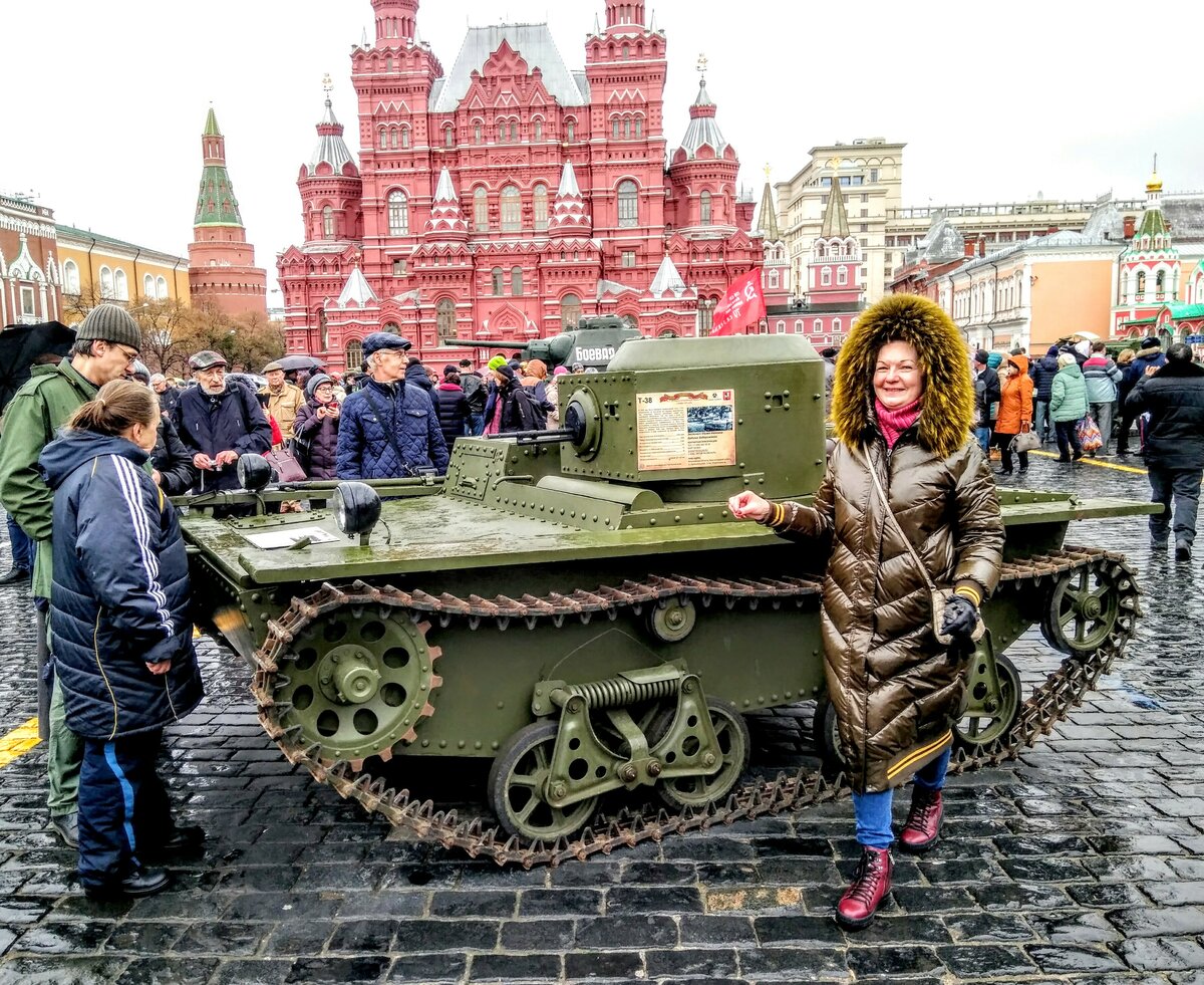 танки бт на красной площади фото