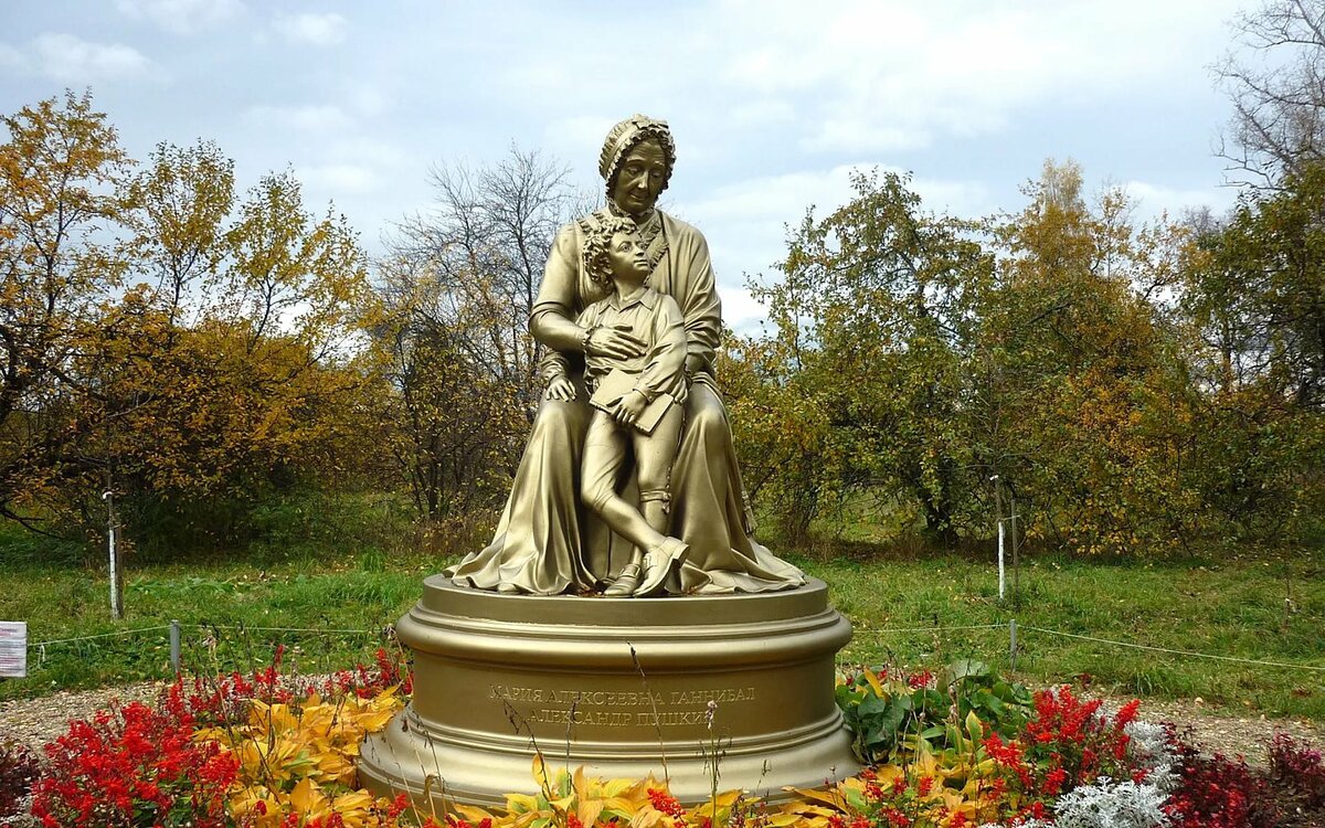 мария алексеевна ганнибал памятник в захарово фото