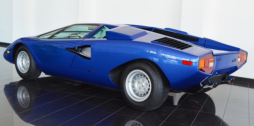 lamborghini countach фото