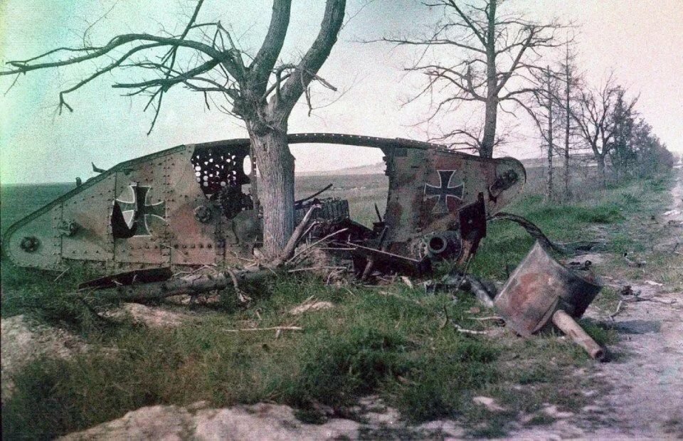 танк ww1 подбитый марк фото