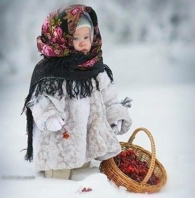 девочка в валенках и платке фото