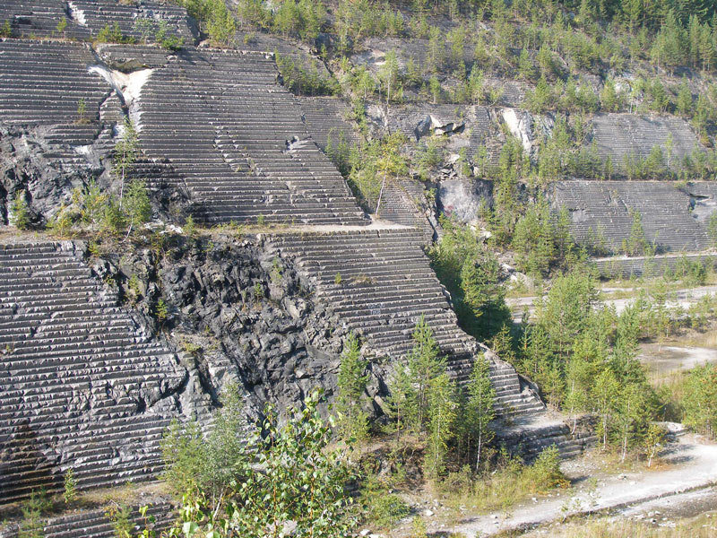 карьер старая линза фото