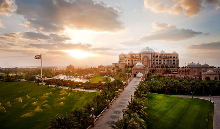 emirates palace в абу даби фото