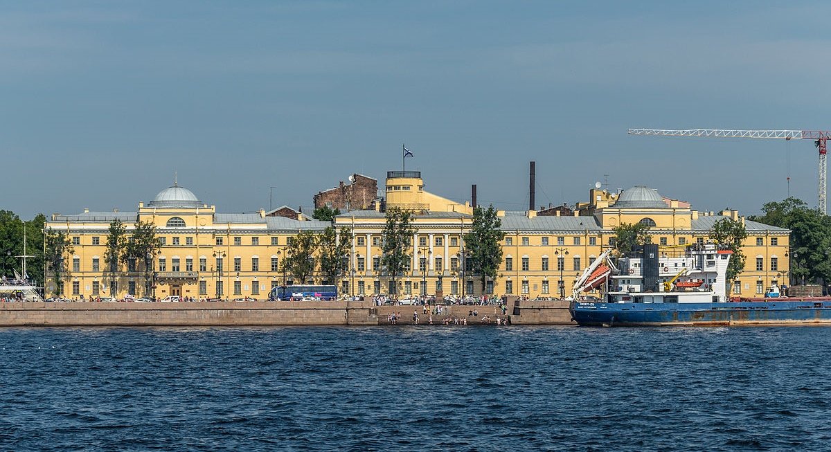 набережная лейтенанта шмидта санкт петербург фото