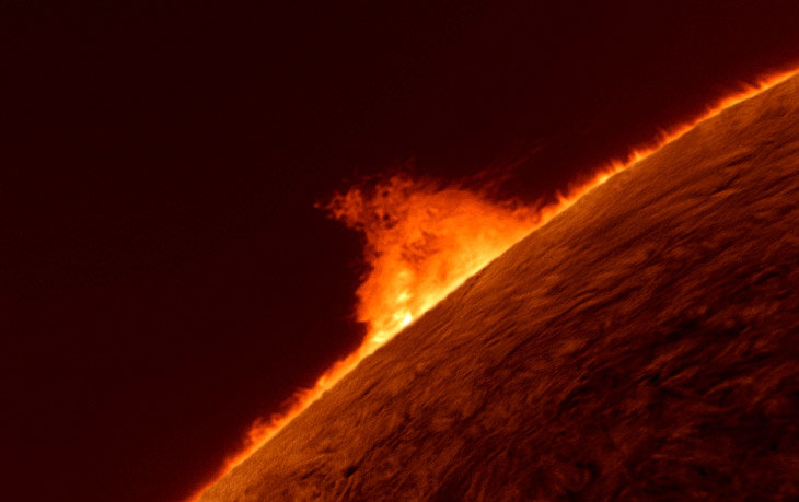 поверхность солнца протуберанцы фото