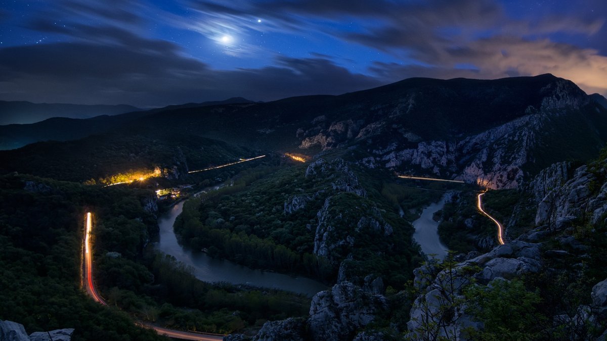 гора ночью фото