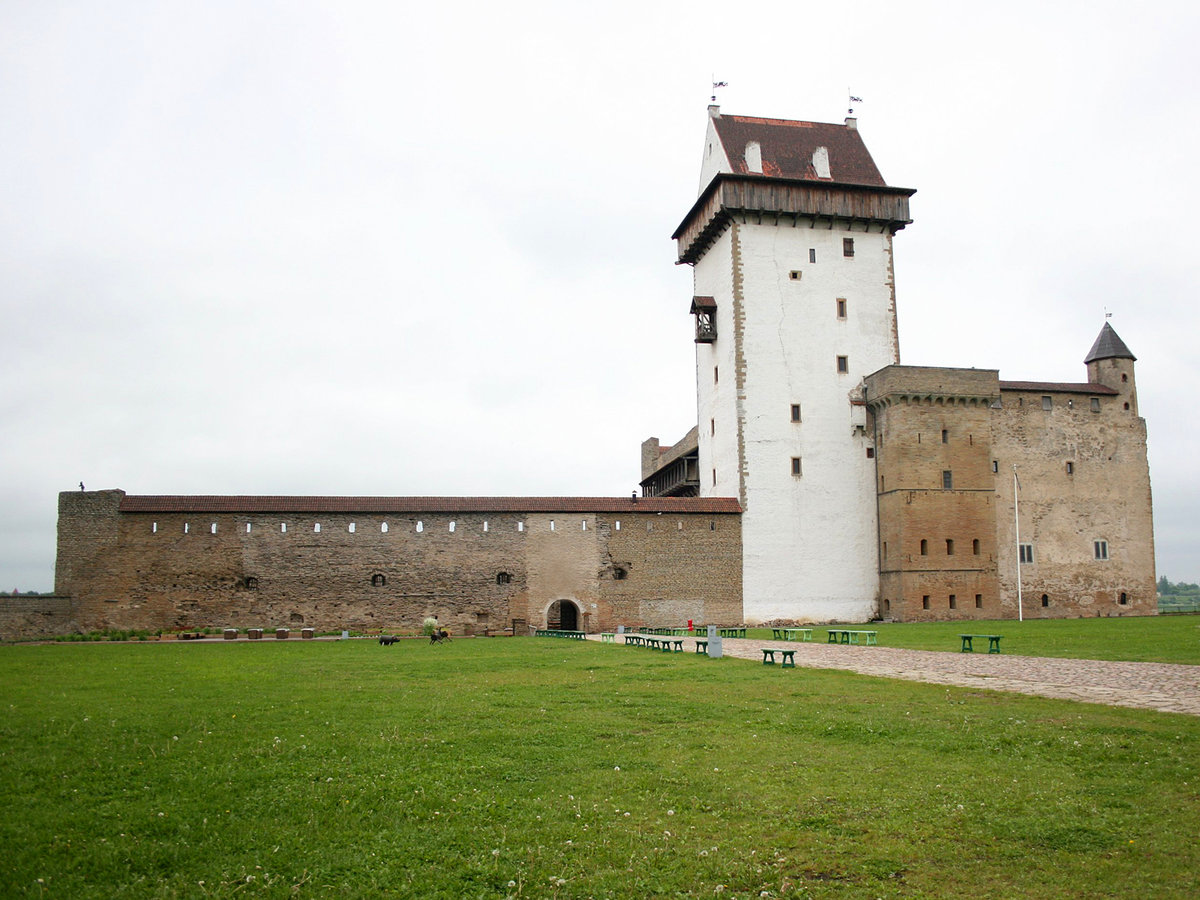 нарвский замок башня германа фото
