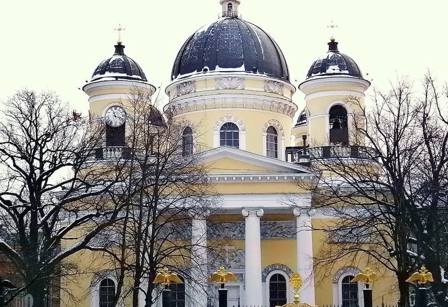 Спасо-Преображенский собор был построен по приказу императрицы Елизаветы Петровны на месте, где раньше располагался штаб гренадерской роты Преображенского полка.