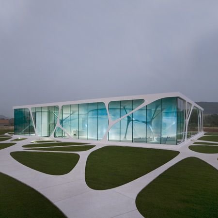 стеклянный куб леонардо, германия фото