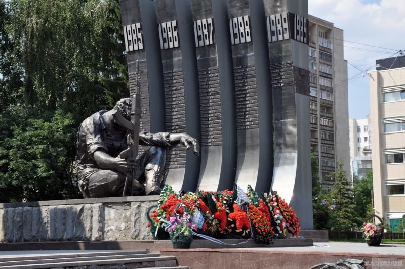 памятник черный тюльпан в екатеринбурге фото