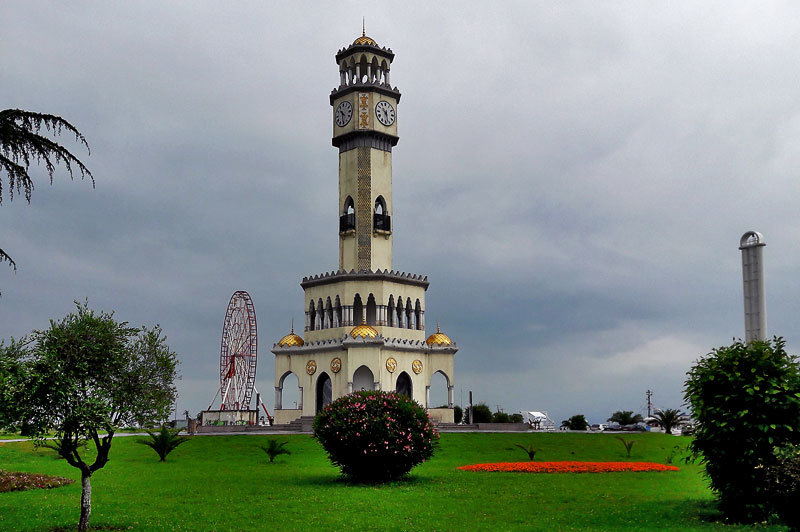 башня чачи в батуми фото