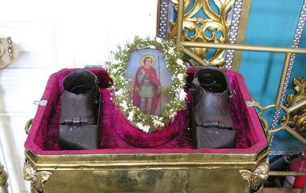 Сандалии мученика Меркурия Смоленского в Смоленском кафедральном соборе