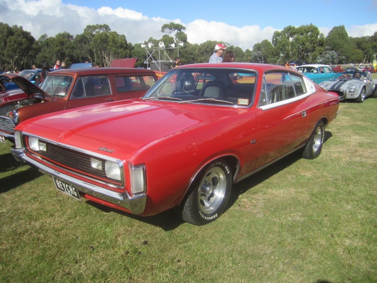 chrysler valiant charger фото