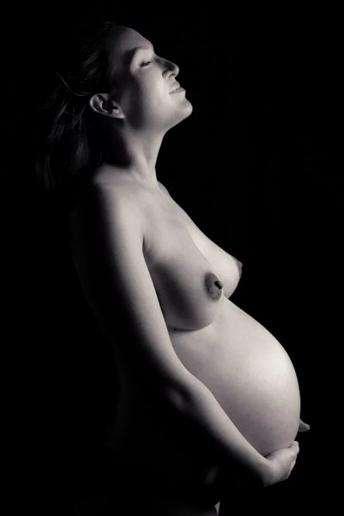 Erotic nude pregnant women