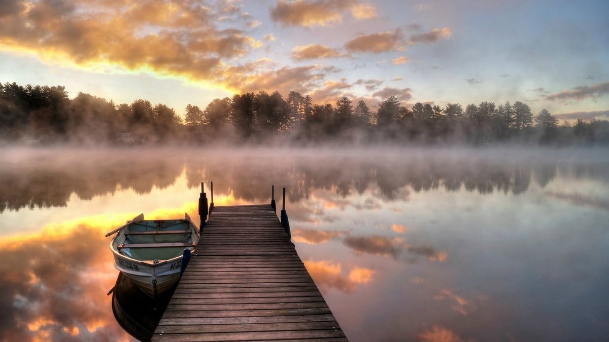 лодка в тумане фото
