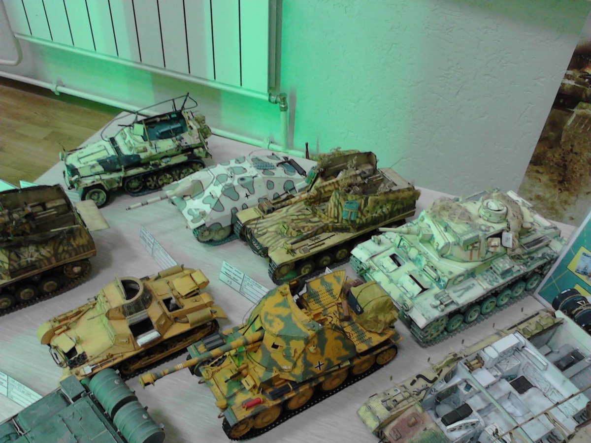 выставка моделей военной техники фото