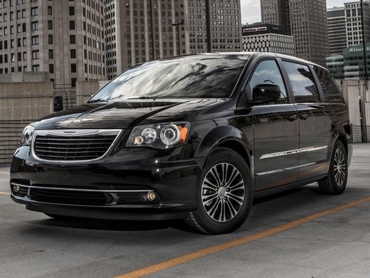 chrysler town and country фото