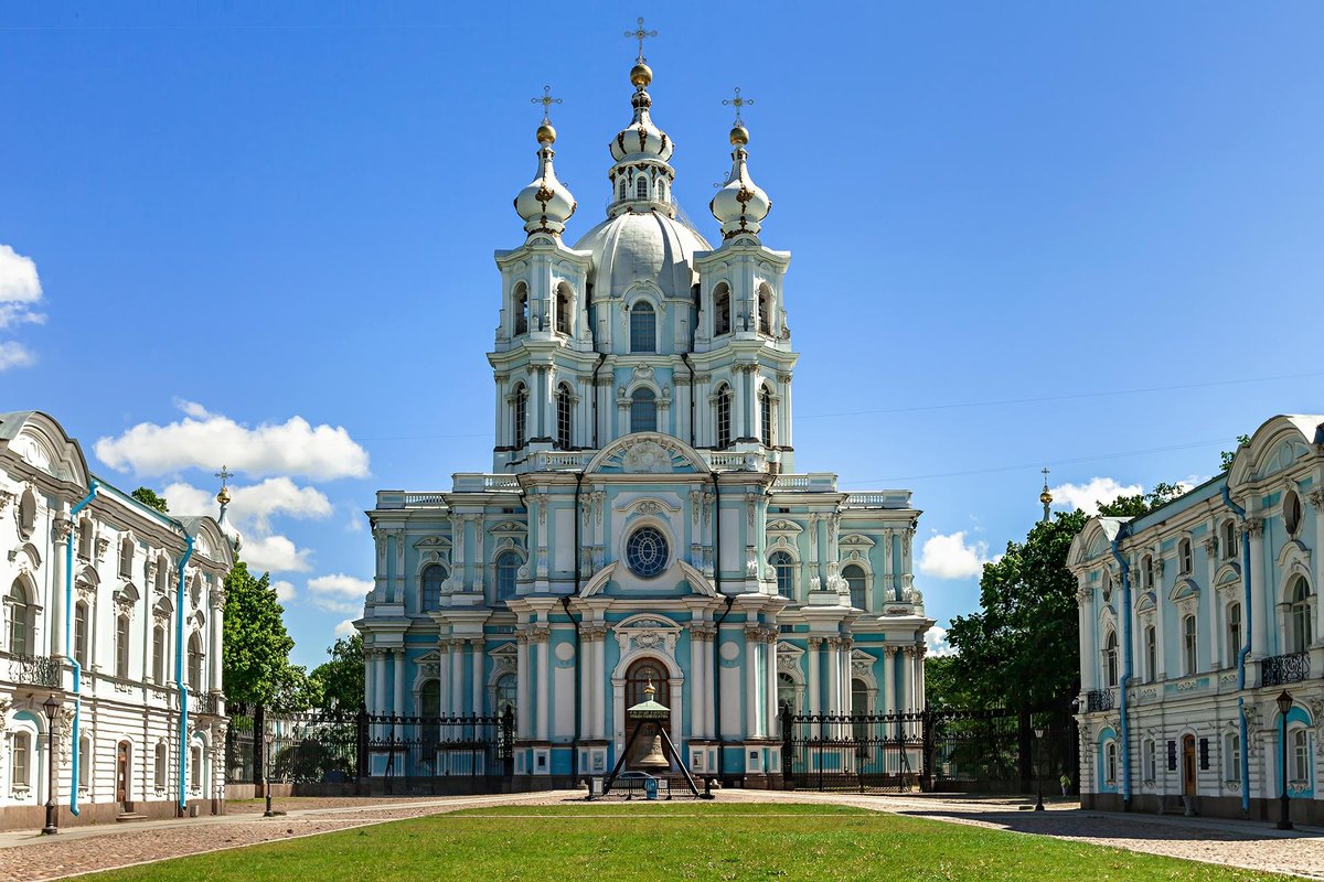 смольный собор в санкт петербурге фото