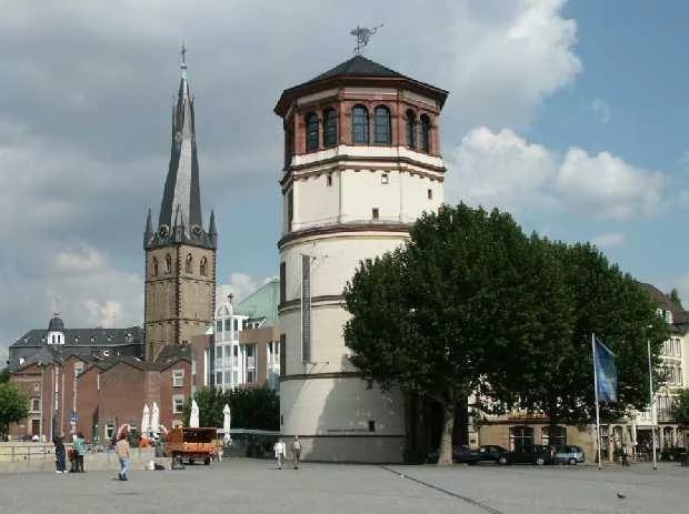 дюссельдорф башня фото