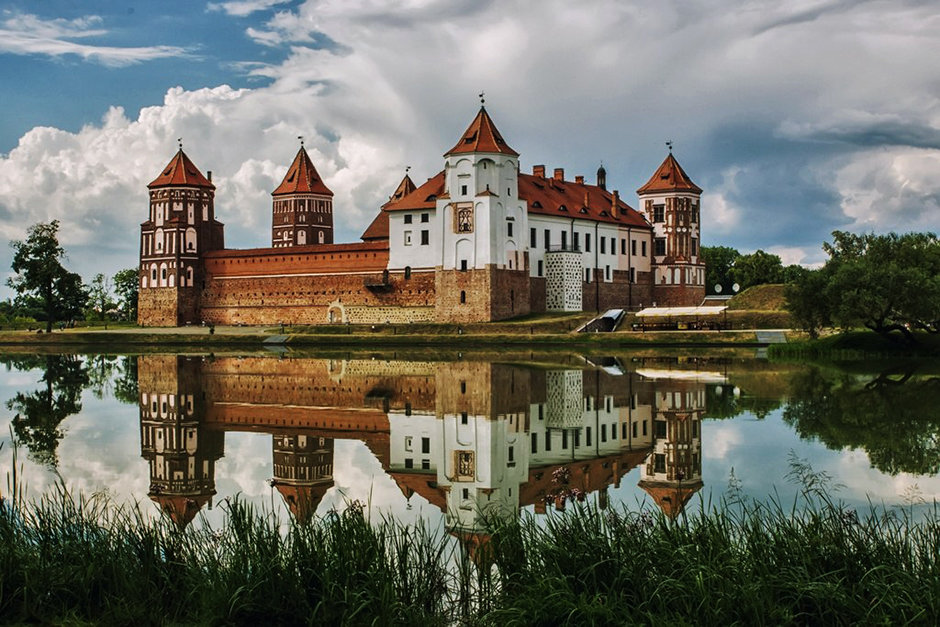беларусь мирский замок фото