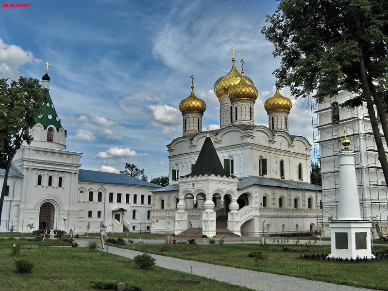 кострома ипатьевский монастырь фото