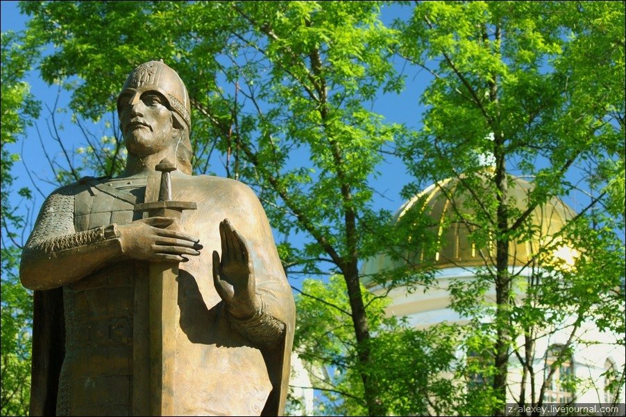памятник а.невского в петрозаводске фото