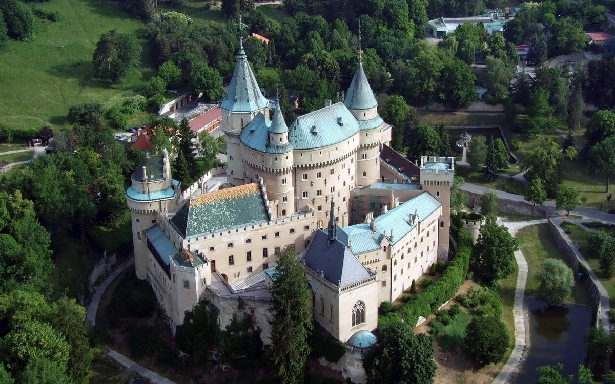 замок бойнице словакия фото
