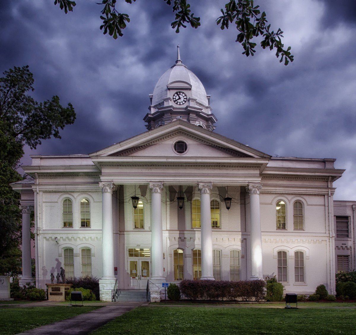 county courthouse фото