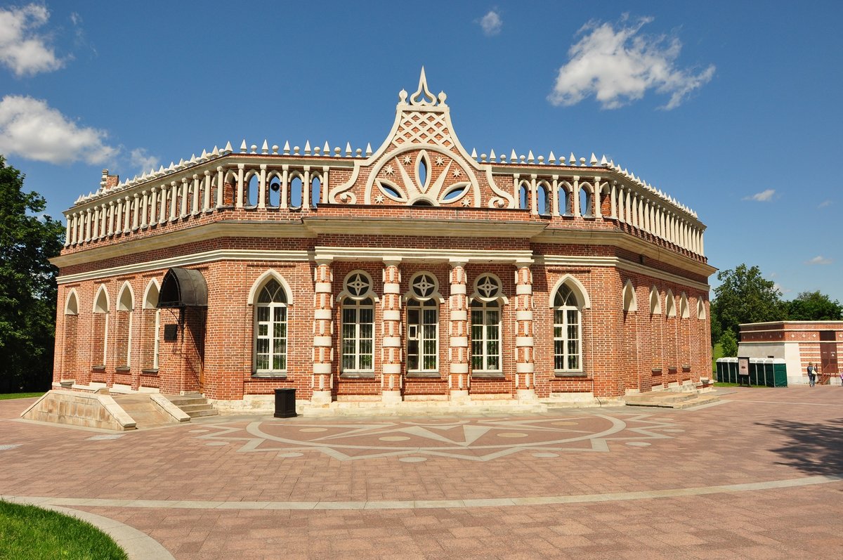 кавалерские корпуса в царицыно фото