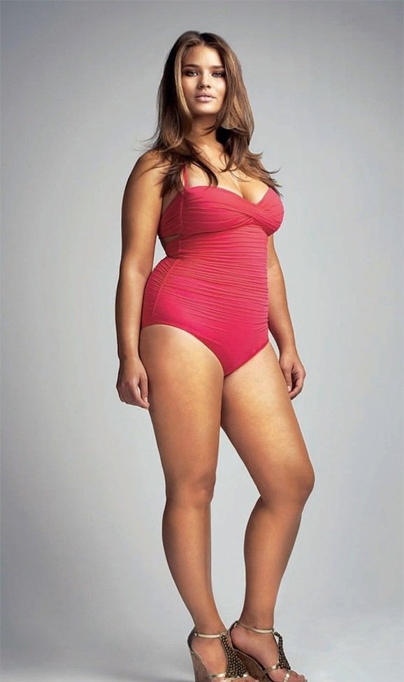 polnenkie-devushki-kaliningrada-fotografii