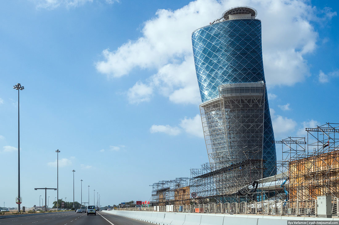 небоскреб capital gate фото