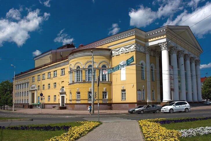 драматический театр калининград фото