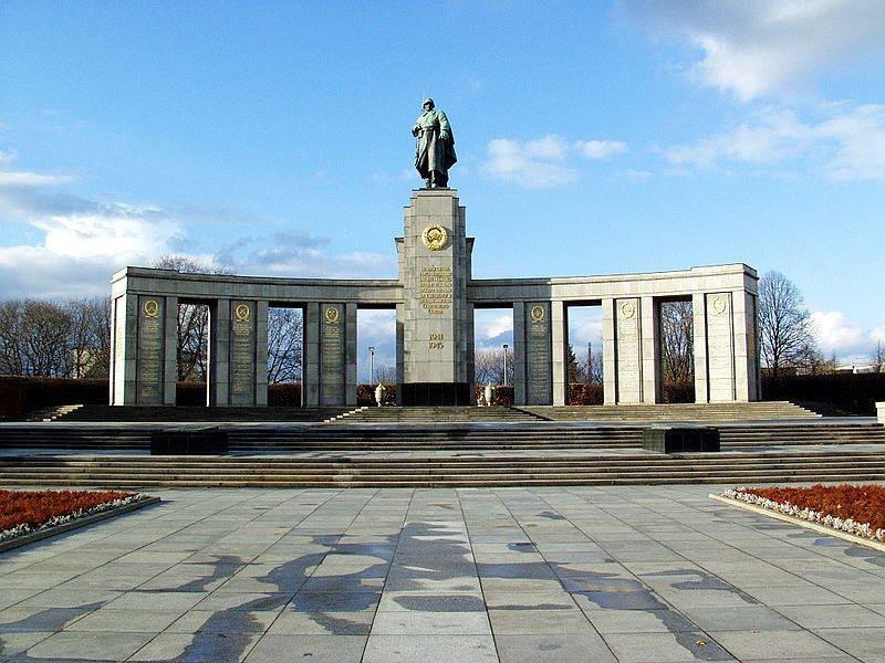 тиргартен в берлине мемориал фото