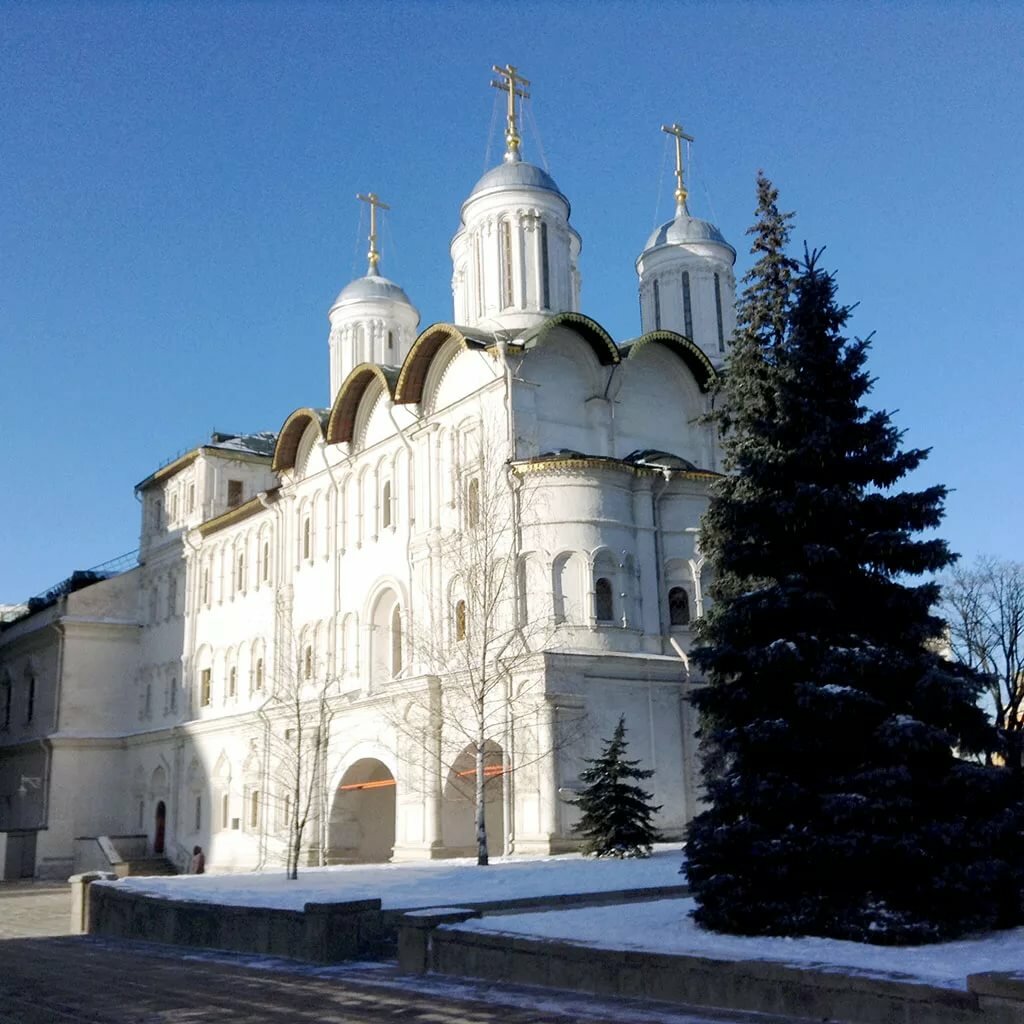 патриарший дворец и собор двенадцати апостолов фото