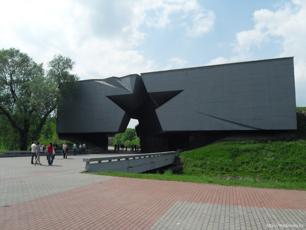 брестская крепость ворота звезда фото