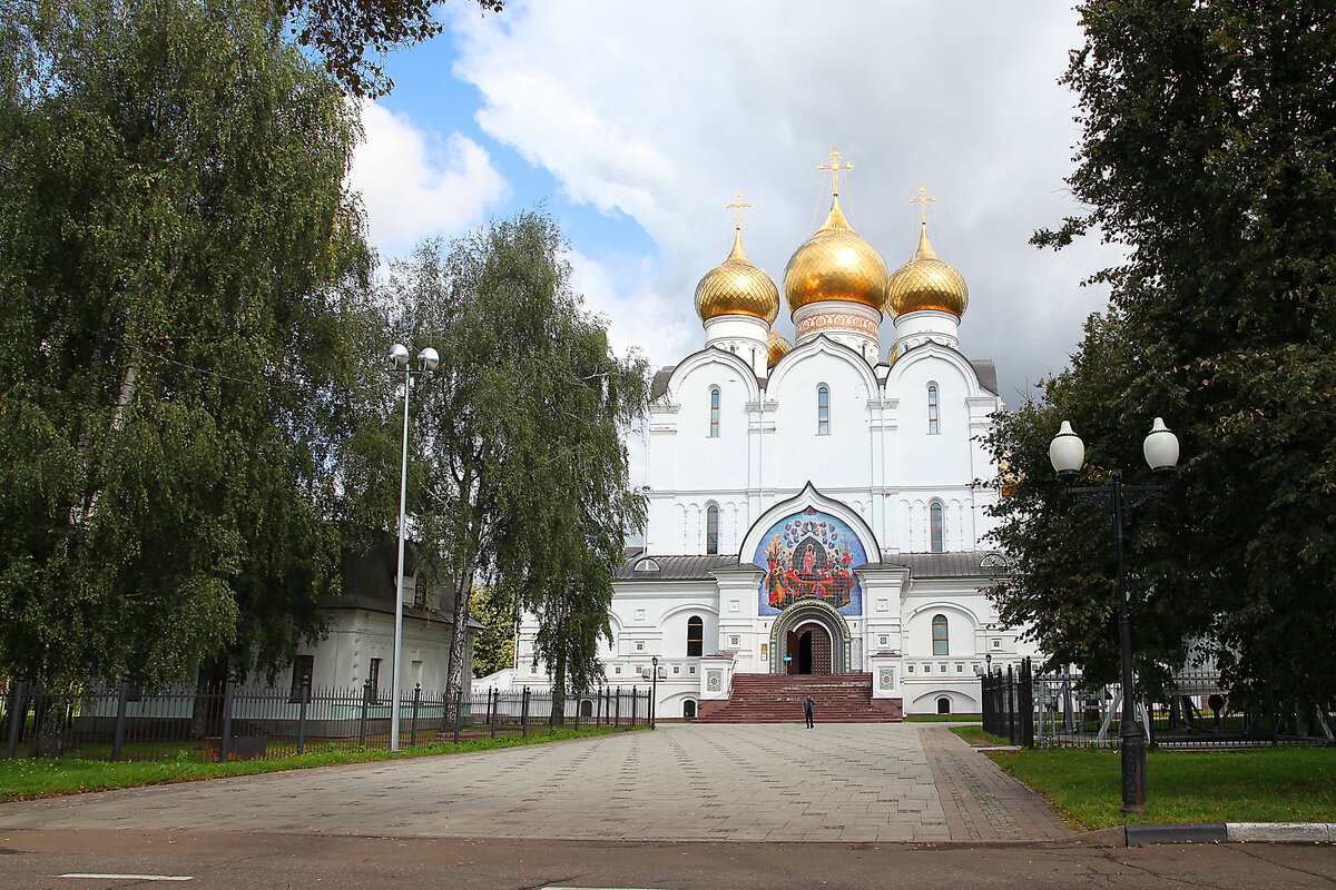 успенский собор ярославль фото