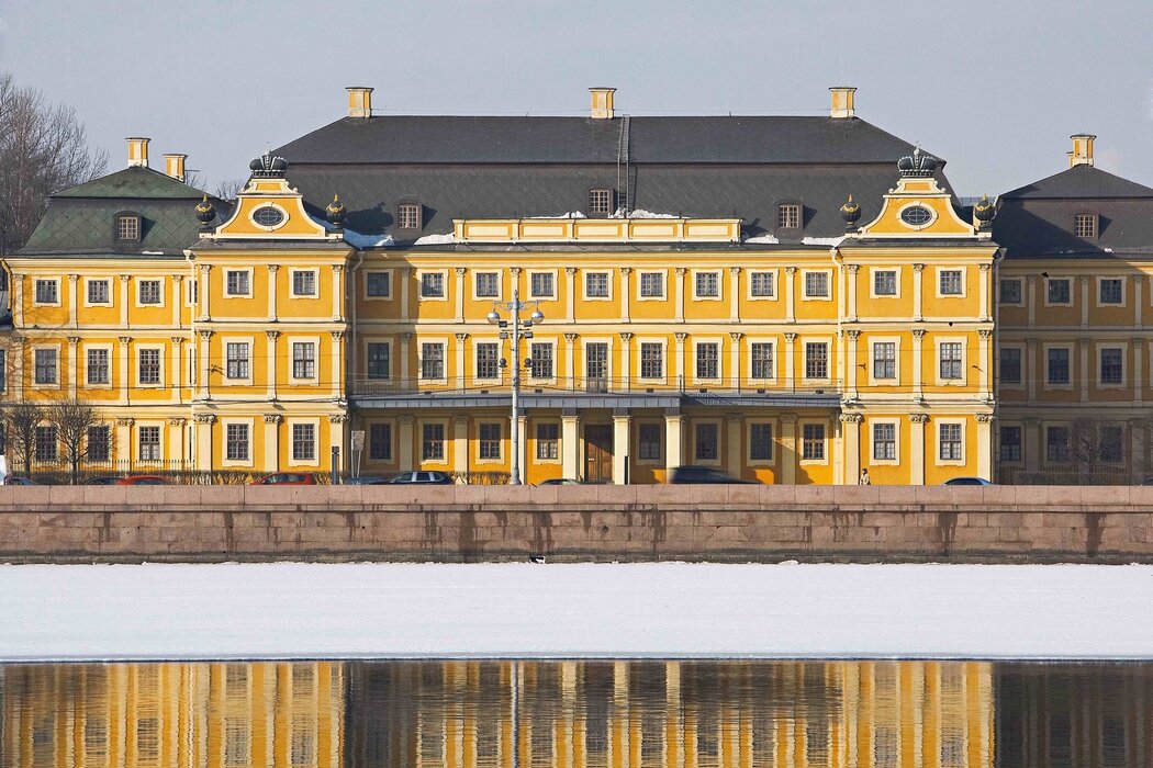 дворец меншикова в санкт петербурге фото
