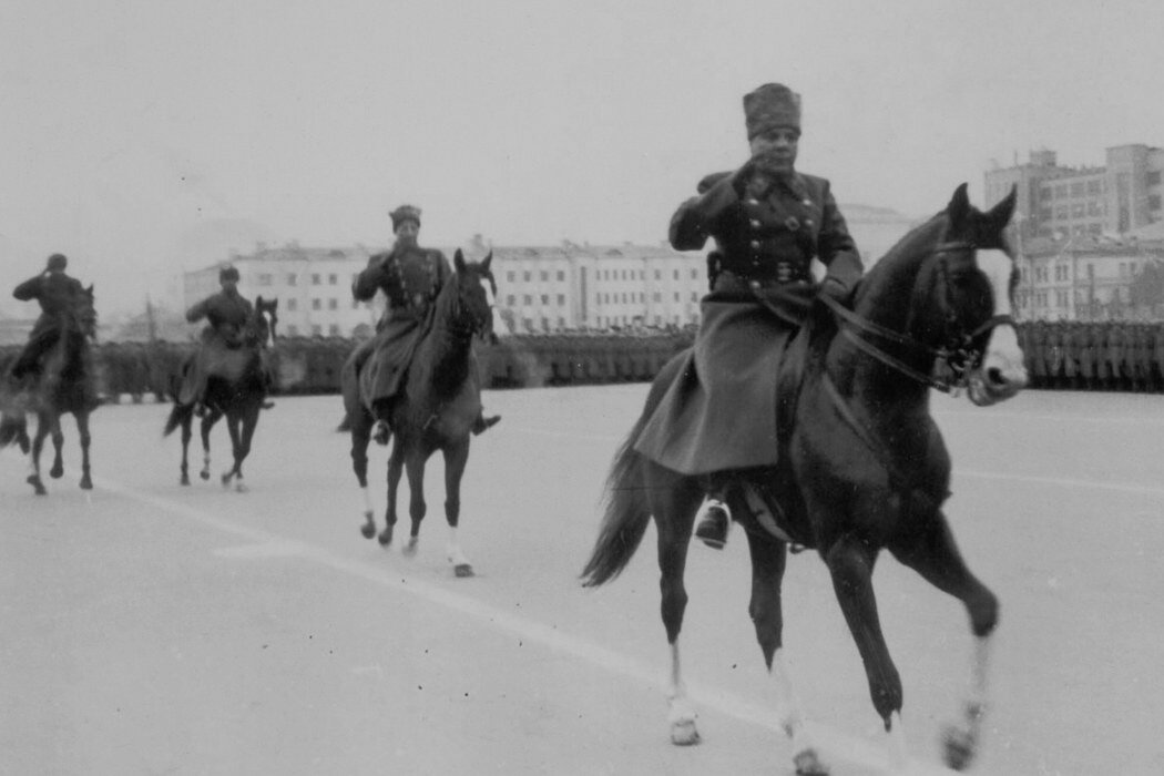 парад в куйбышеве 7 ноября 1941 года фото