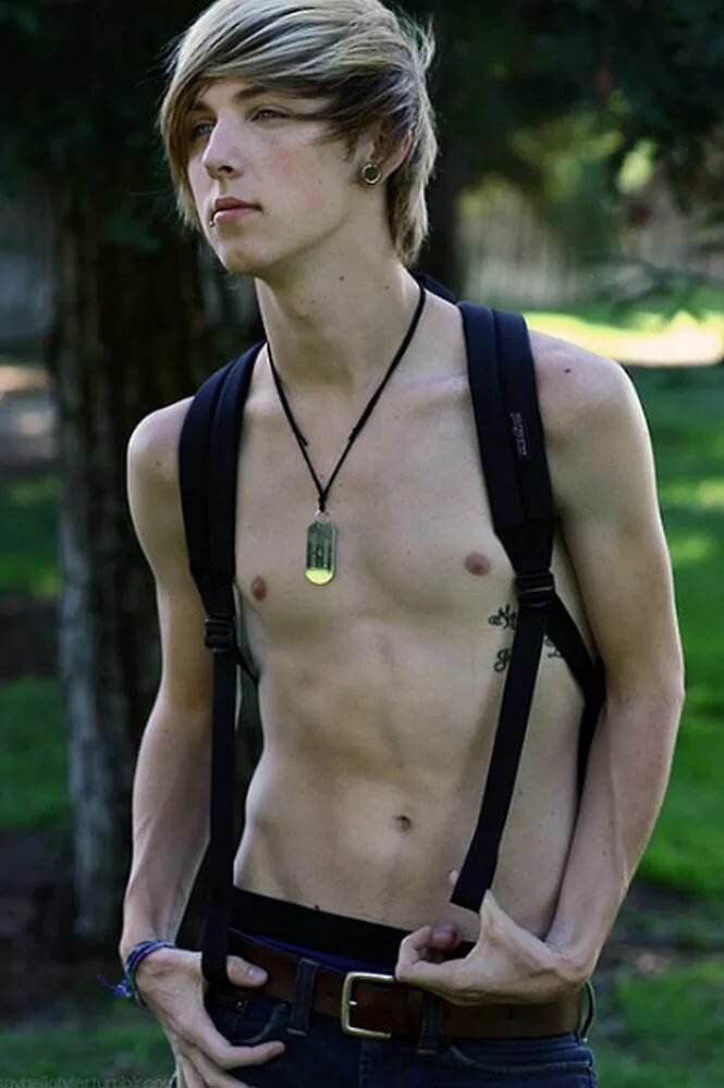 Shirtless teen rockettube