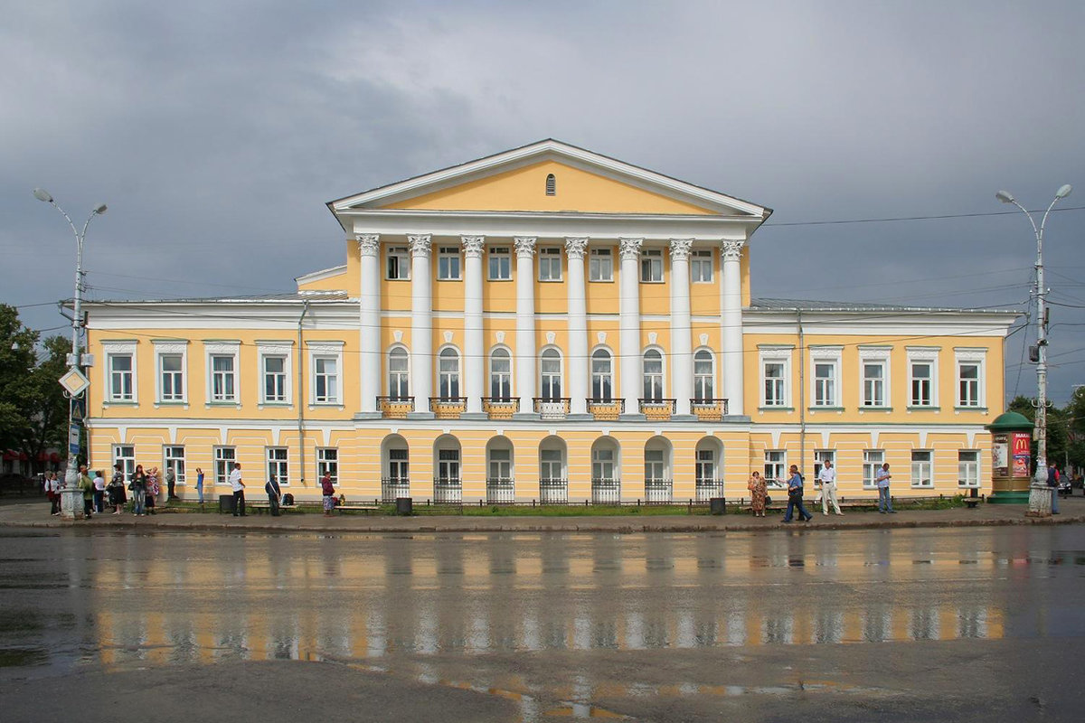 примеры стиля классицизм в архитектуре