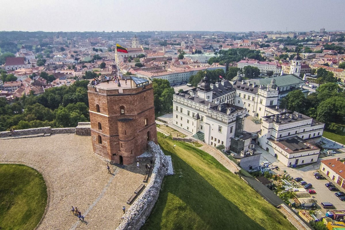 литва башня гедиминаса вильнюс фото