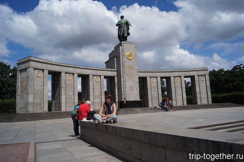 мемориал павшим советским воинам в тиргартене в берлине фото