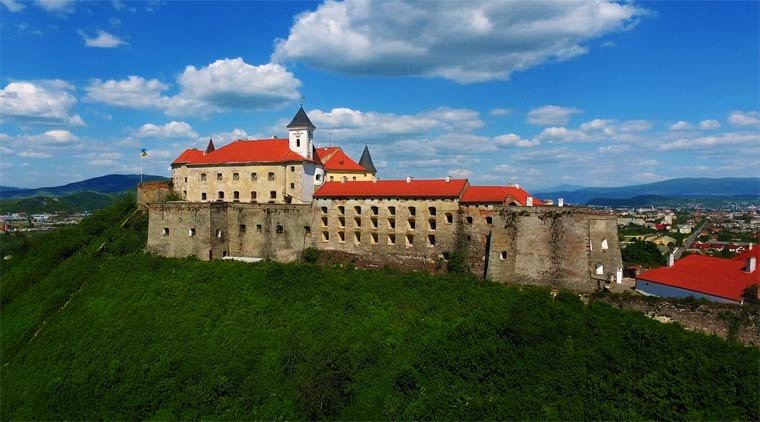 замок паланок в мукачево фото