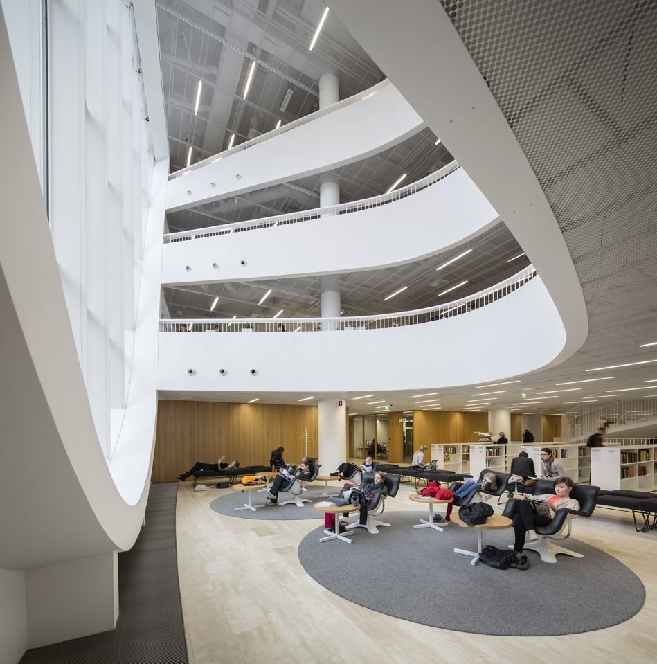 библиотека «кайса» хельсинского университета фото