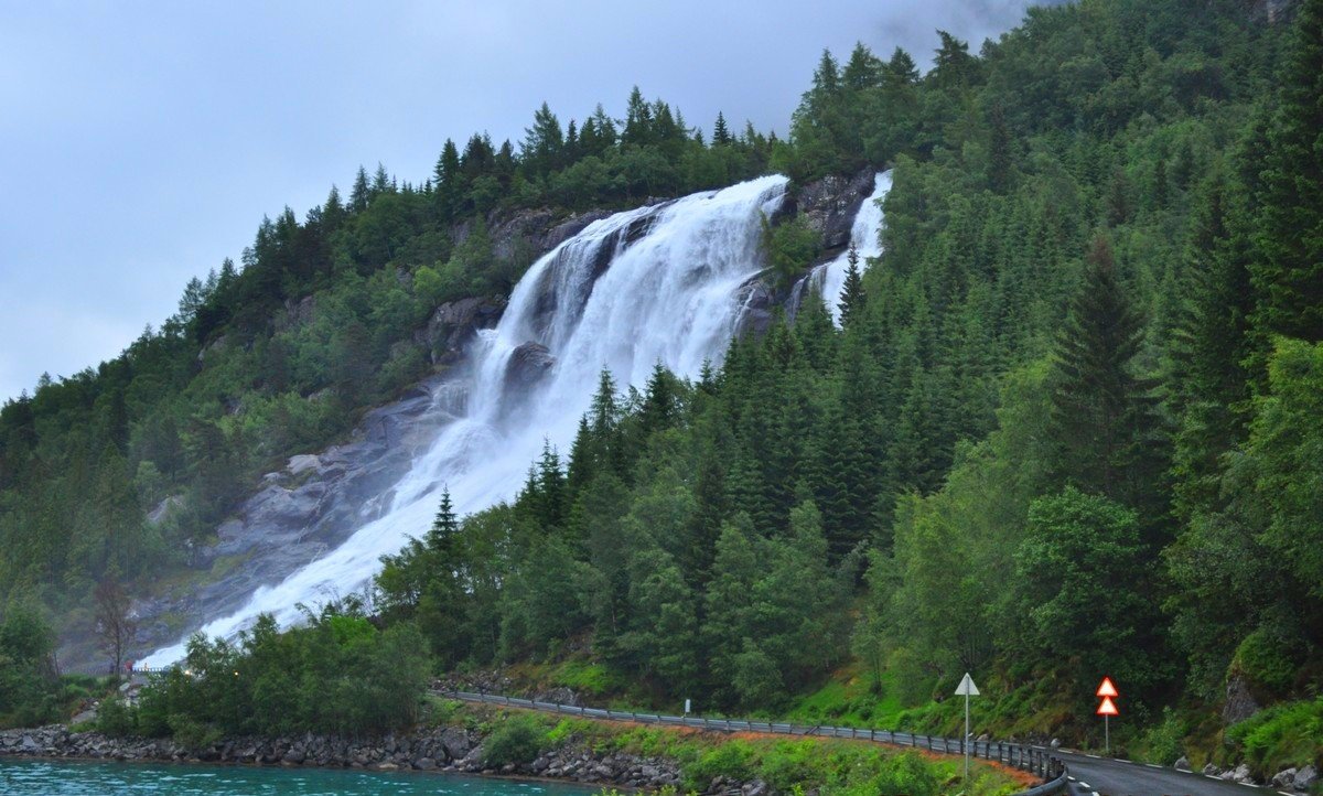 норвегия водопад фуребергфоссен фото
