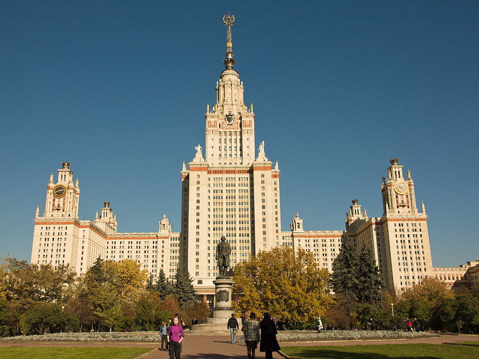 самое известное здание в москве